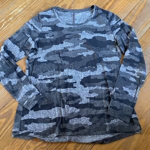 Duluth trading womens long sleeve burnout  tshirt shirt Large L new gray camo